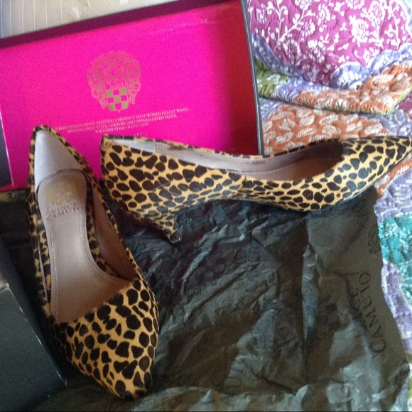 NWOT/ VINCE CAMUTO Spotted Brown Cheetah Pony💛 - Picture 2 of 6